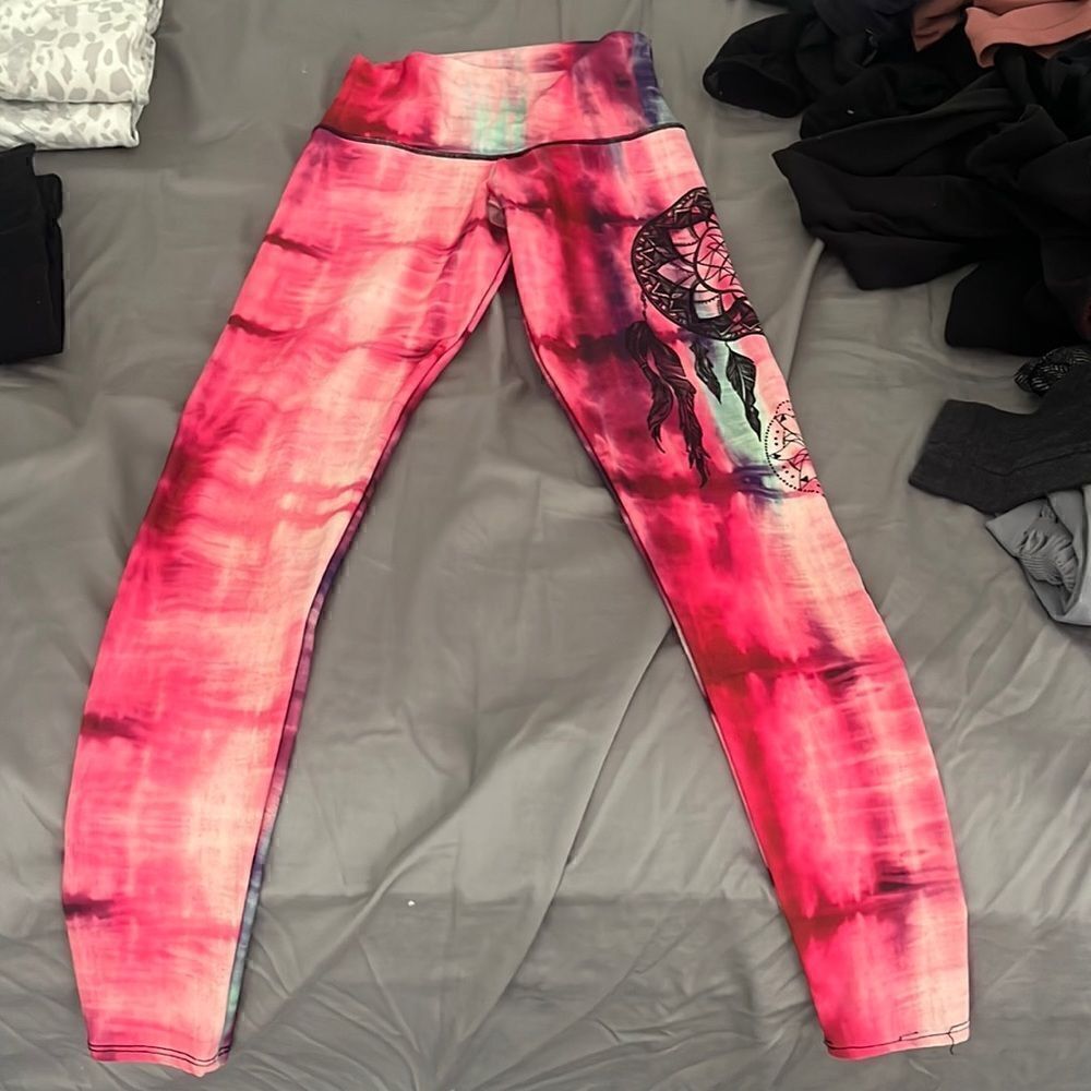 Onzie yoga leggings with tribal design XS